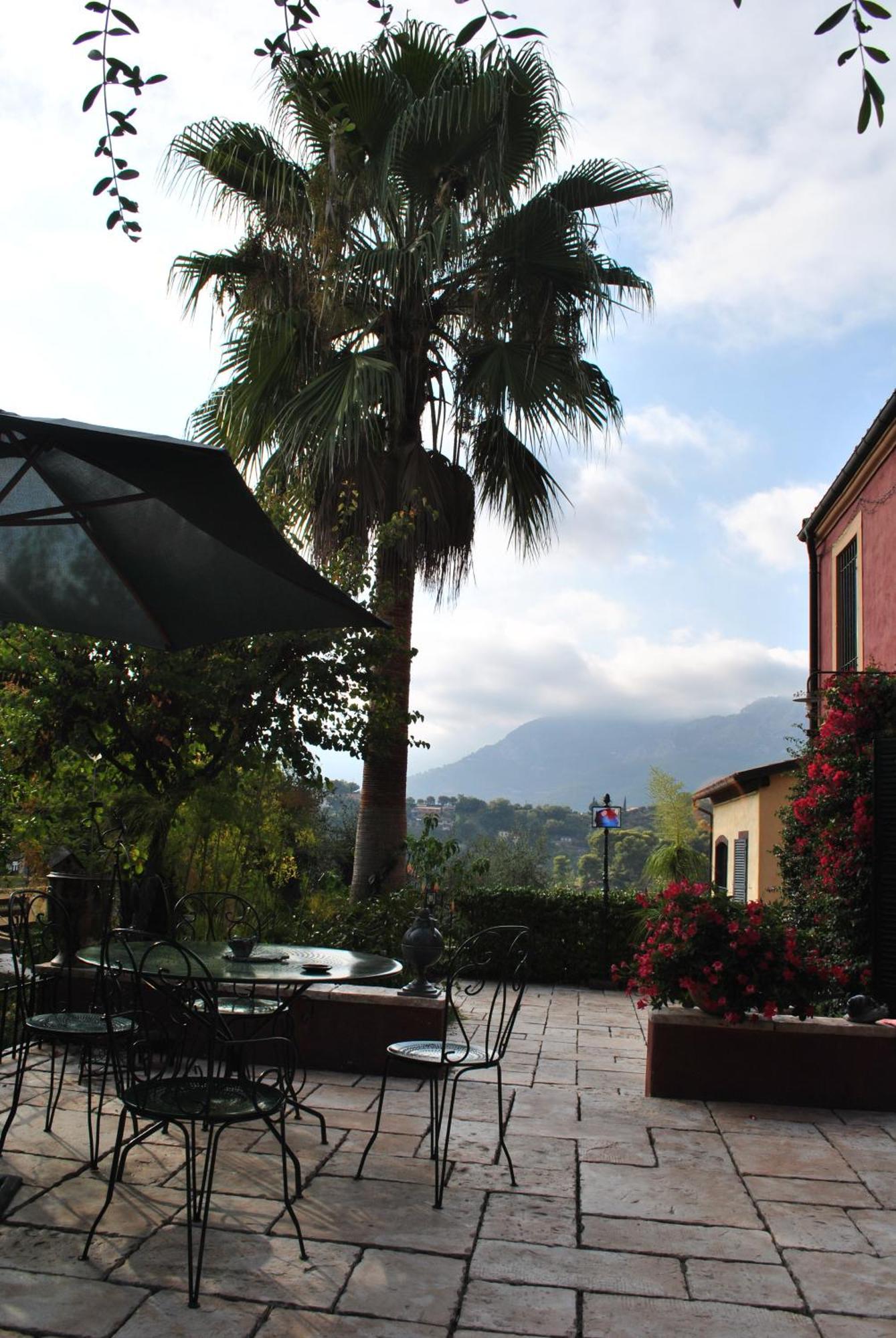 Sous L'Olivier Bed & Breakfast ม็องตง ภายนอก รูปภาพ